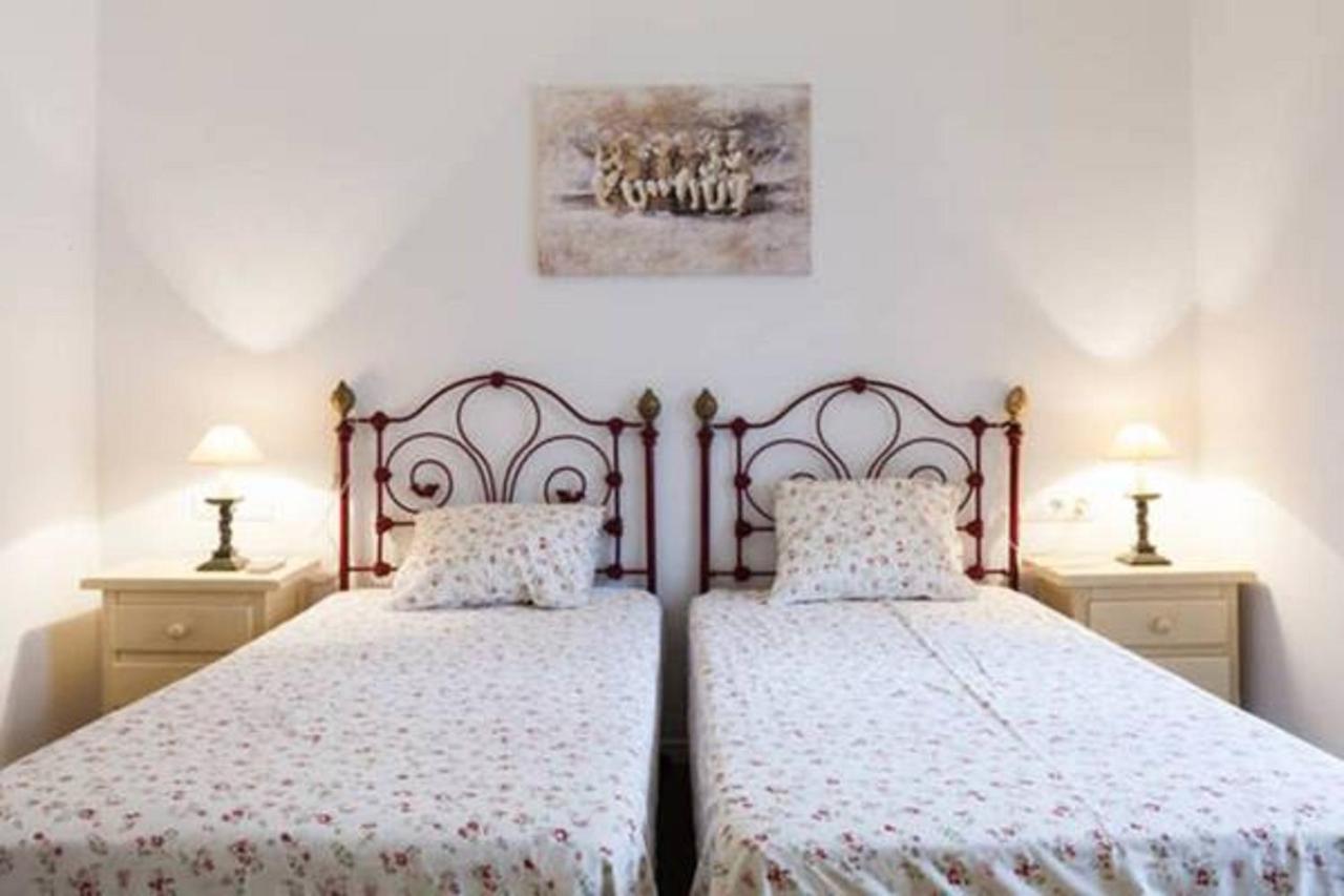 Apartamentos Rg Arenal Seville Room photo