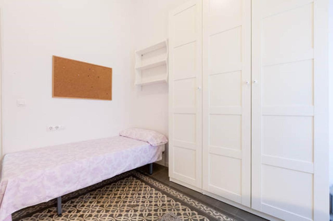 Apartamentos Rg Arenal Seville Room photo