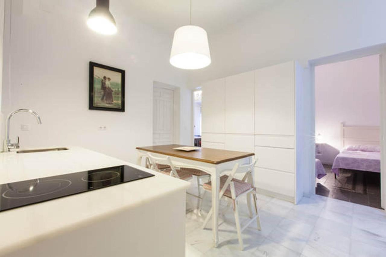 Apartamentos Rg Arenal Seville Room photo