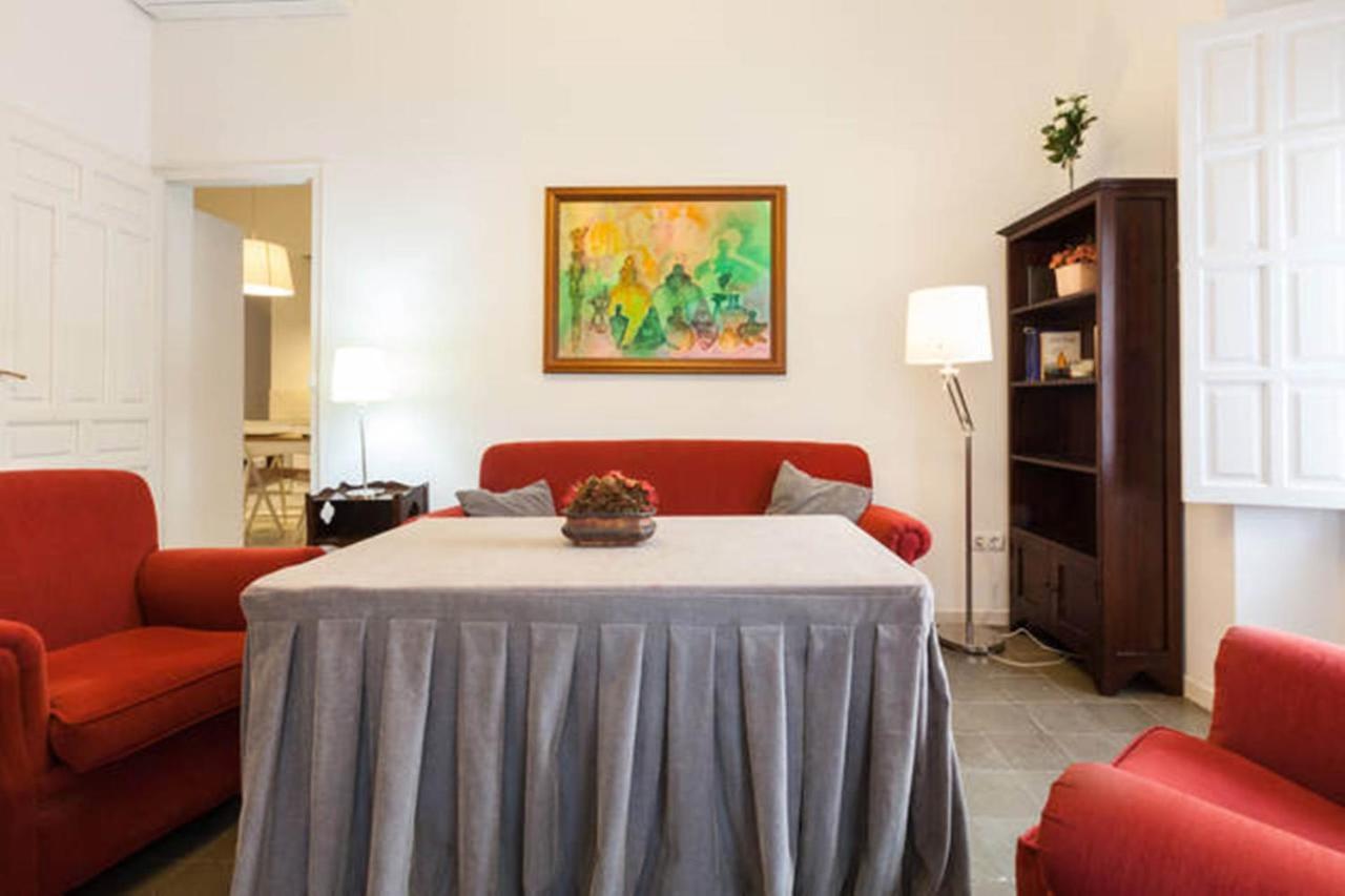 Apartamentos Rg Arenal Seville Room photo