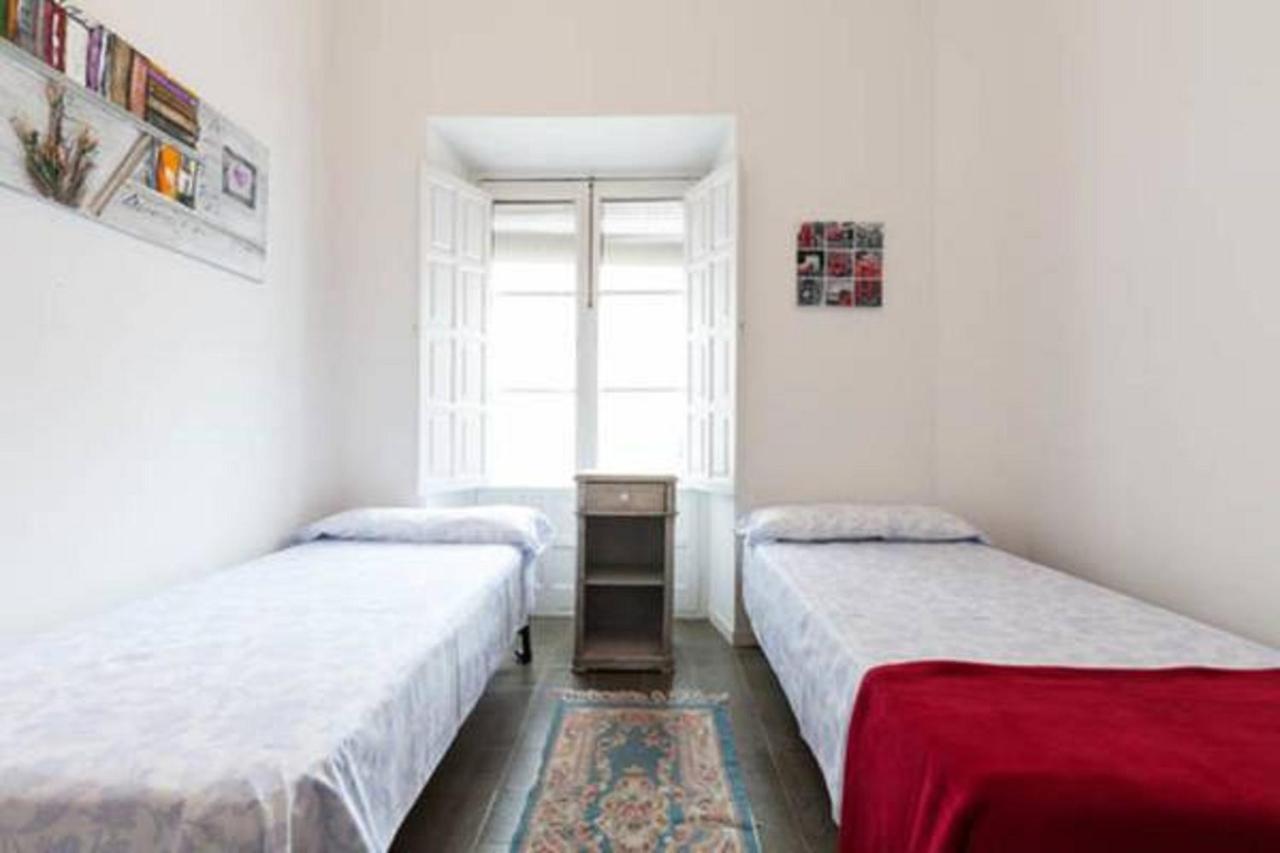Apartamentos Rg Arenal Seville Room photo
